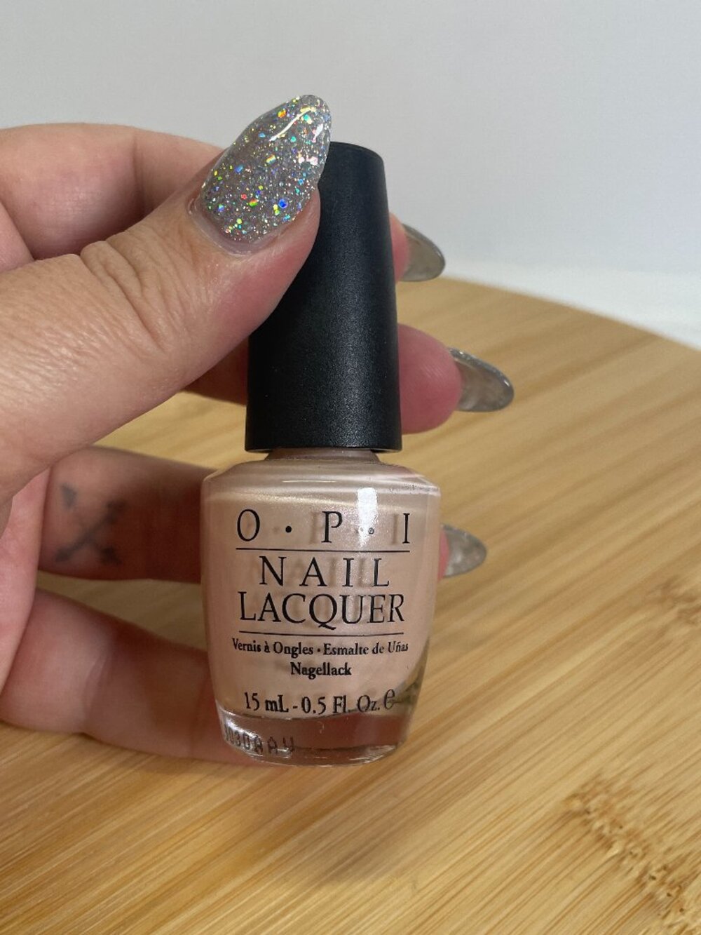 OPI Nail Lacquer Polish NL B72 Suzi & The Lifeguard 15 mL 0.5 fl oz Shimmer